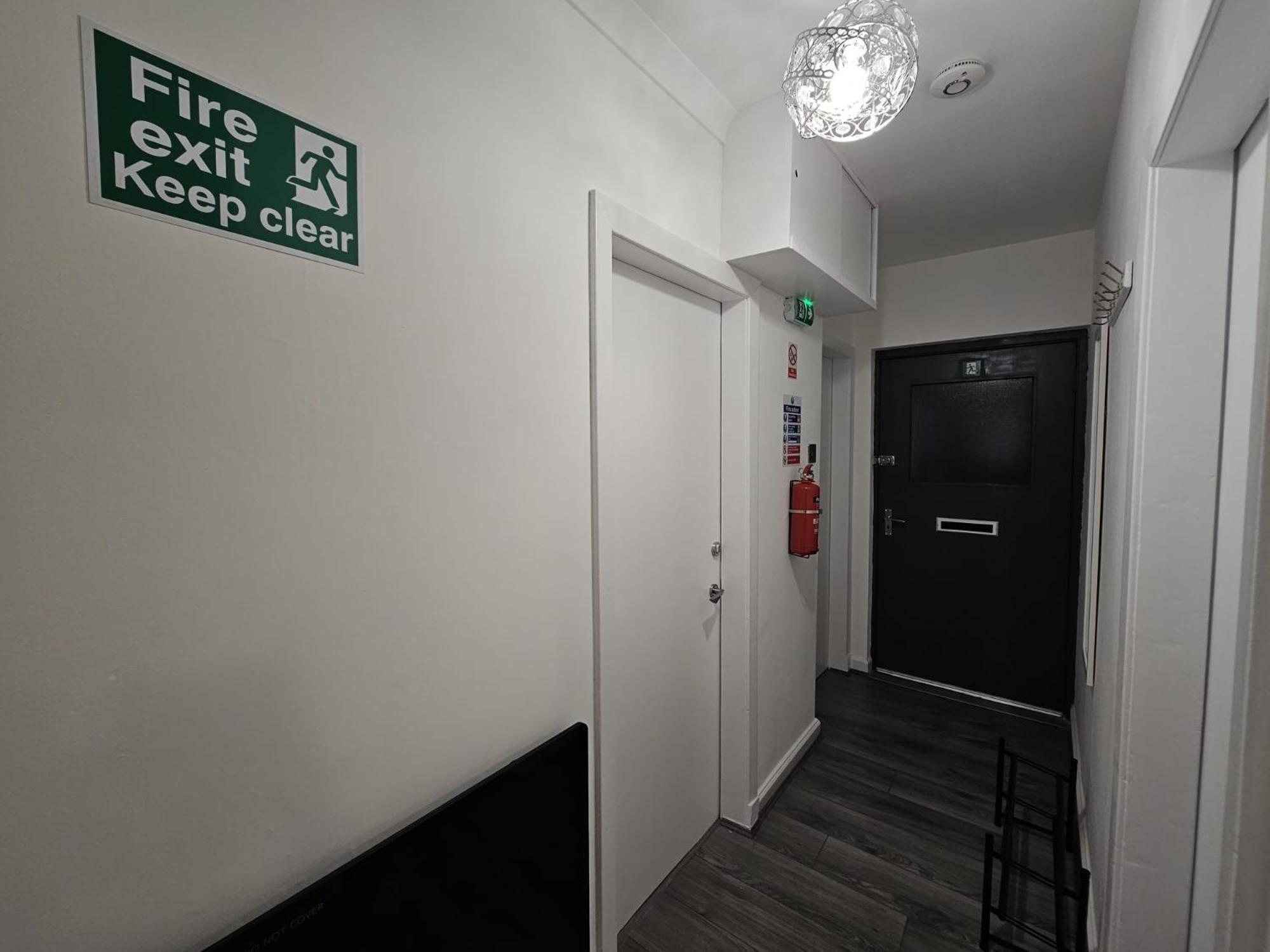 Regina Apartment In Fort William Exteriör bild