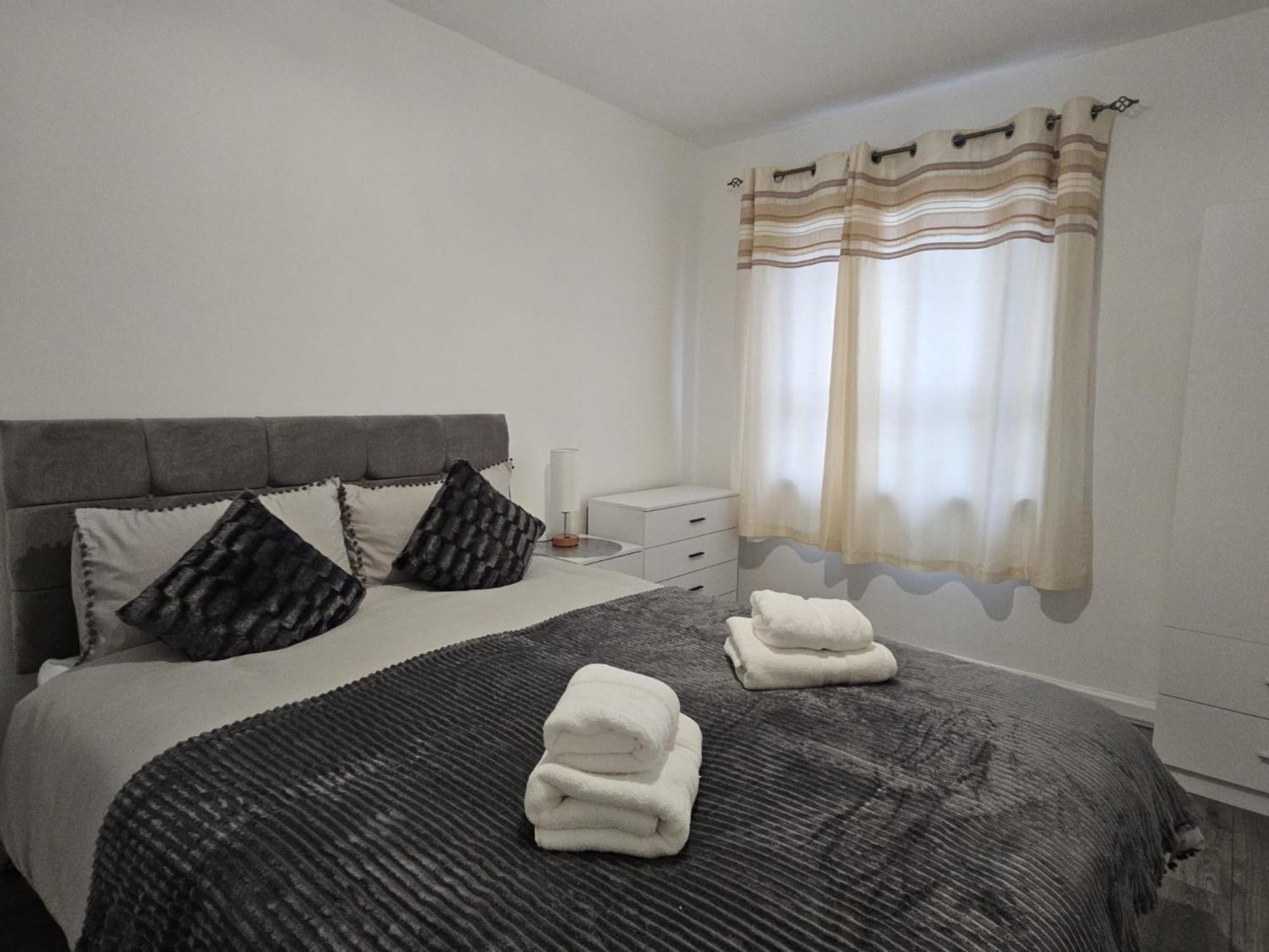 Regina Apartment In Fort William Exteriör bild