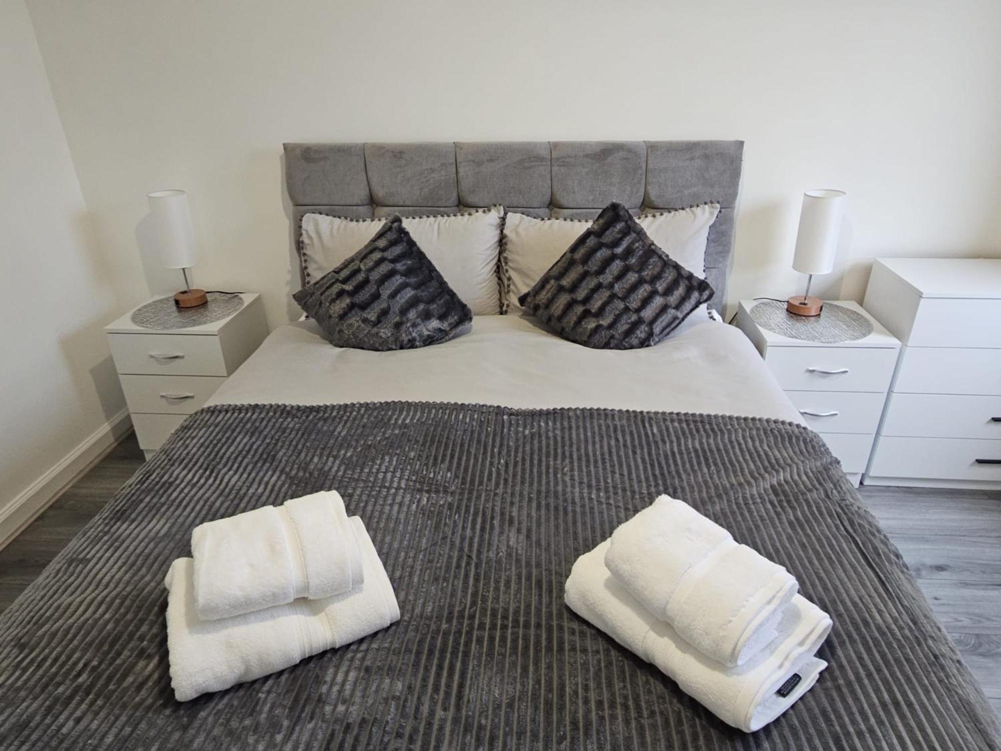 Regina Apartment In Fort William Exteriör bild