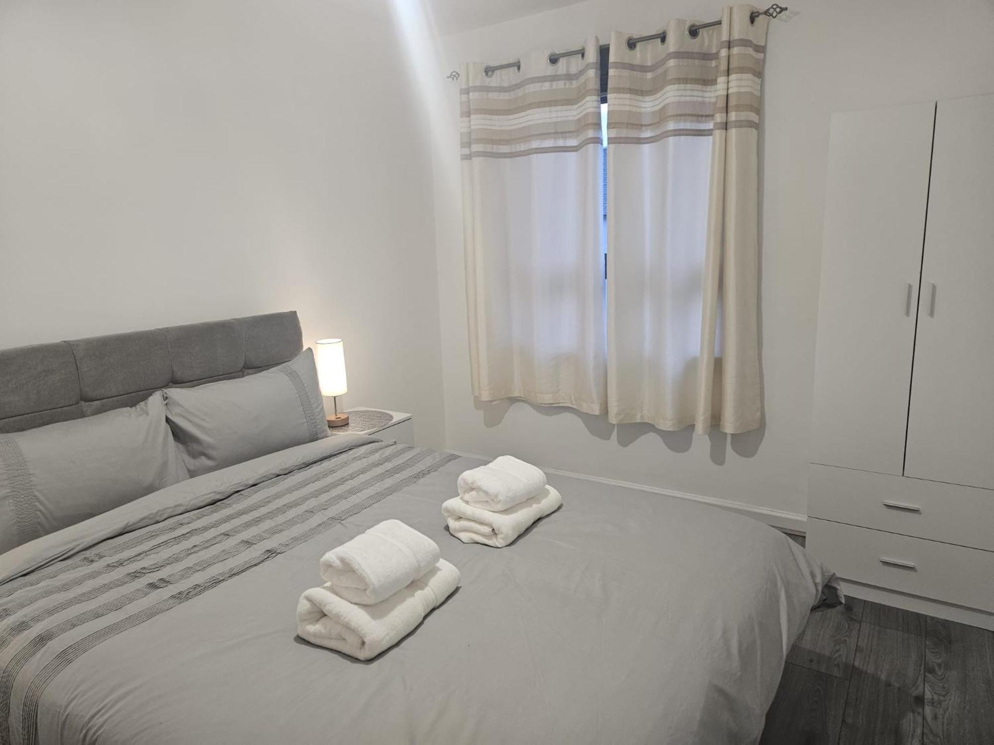 Regina Apartment In Fort William Exteriör bild